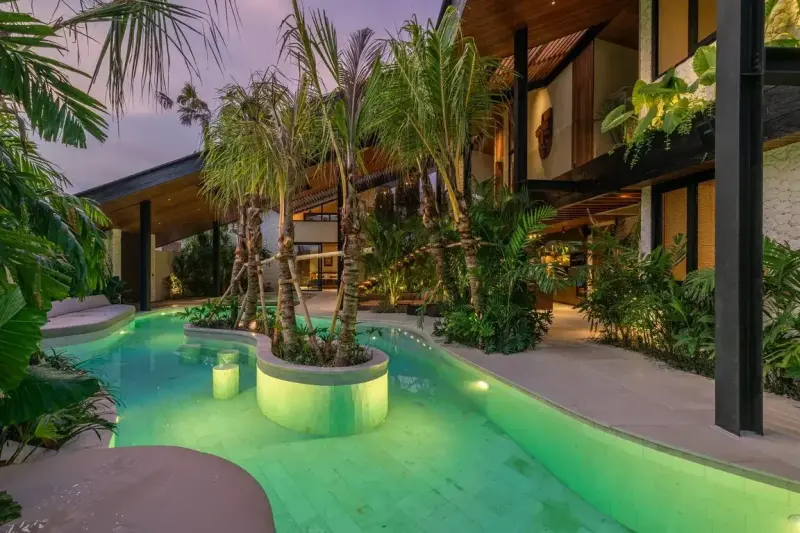 6 BR Modern Cinema Villa Canggu, Canggu, Bali, Indonesia — photo 3 of 30