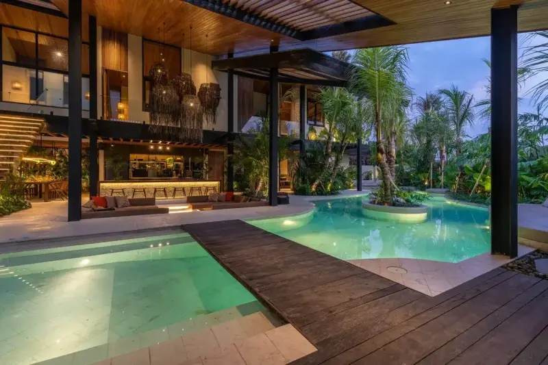 6 BR Modern Cinema Villa Canggu, Canggu, Bali, Indonesia — photo 2 of 30