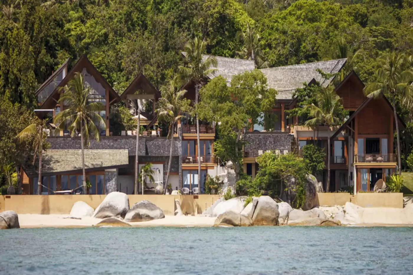 5 BR Beachfront Infinity-Pool Villa Koh Samui — luxury 5-bedroom villa in Koh Samui, Thailand