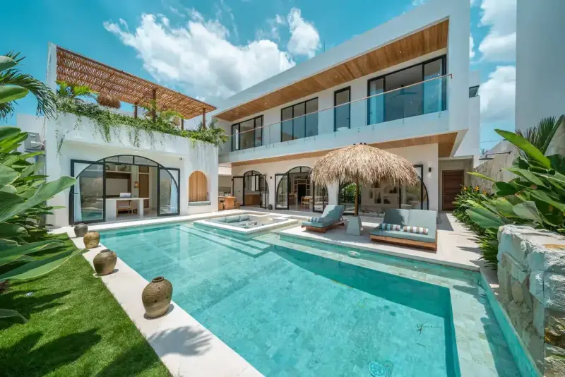 4 BR Walk-to-Beach Gym Residence Canggu, Canggu, Bali, Indonesia — photo 2 of 18