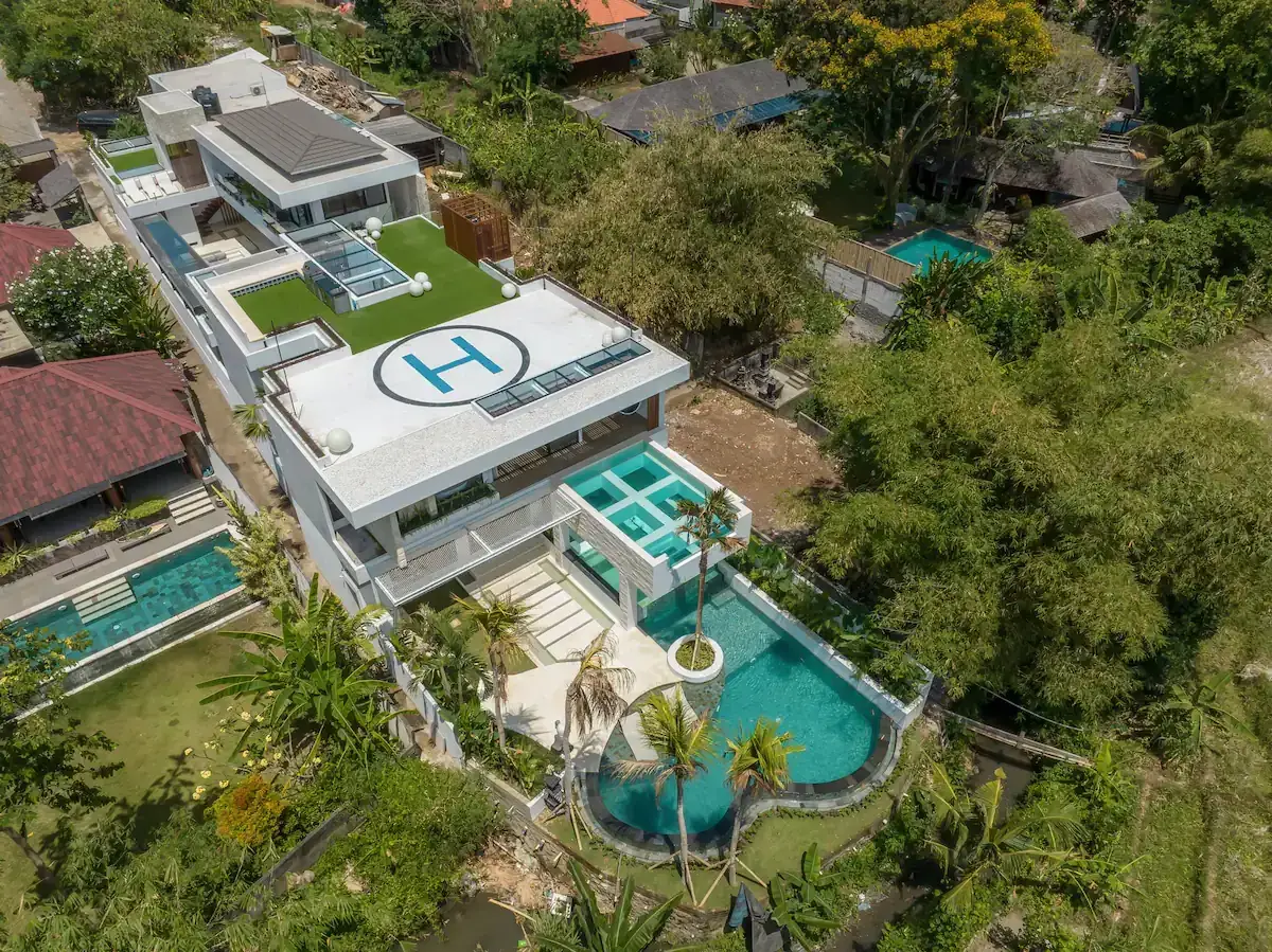 8 BR Rice-Field Rooftop Estate Canggu — luxury 8-bedroom villa in Canggu, Bali, Indonesia