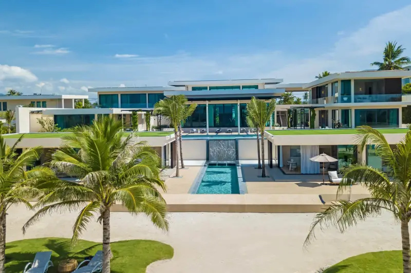 6 BR Beachfront Infinity-Pool Villa Phuket, Phuket, Thailand — photo 3 of 30