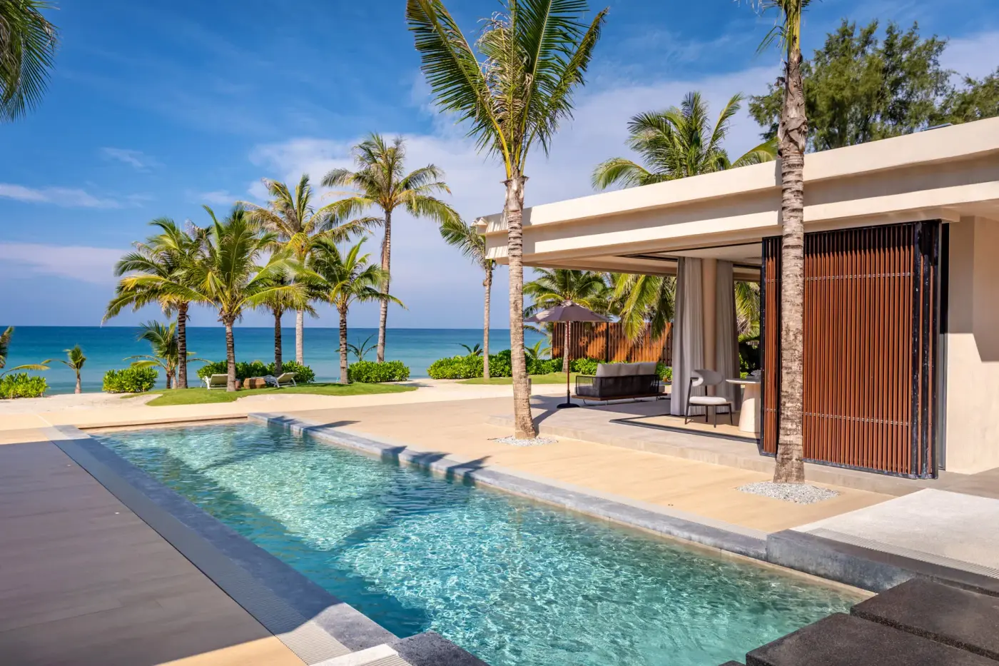6 BR Beachfront Infinity-Pool Villa Phuket — luxury 6-bedroom villa in Phuket, Thailand
