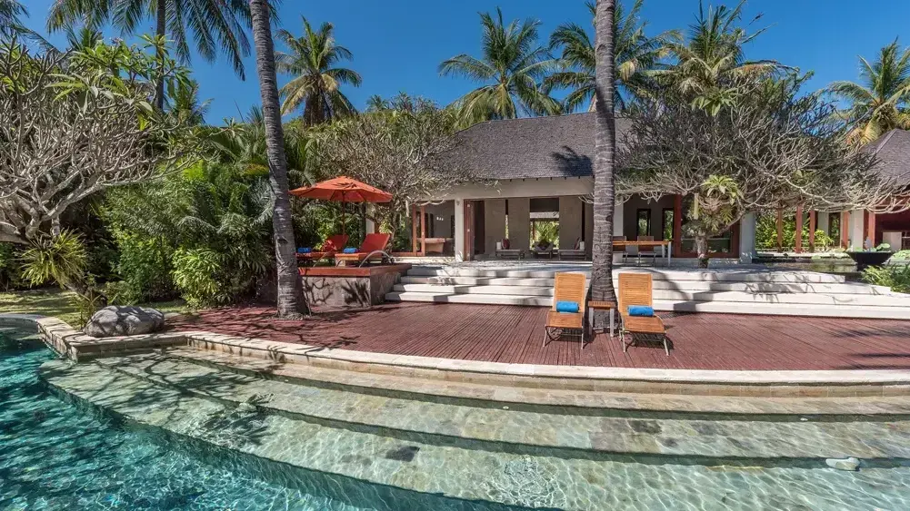 4 BR Ocean-View Tropical Garden Villa Lombok — luxury 4-bedroom villa in Lombok, Indonesia