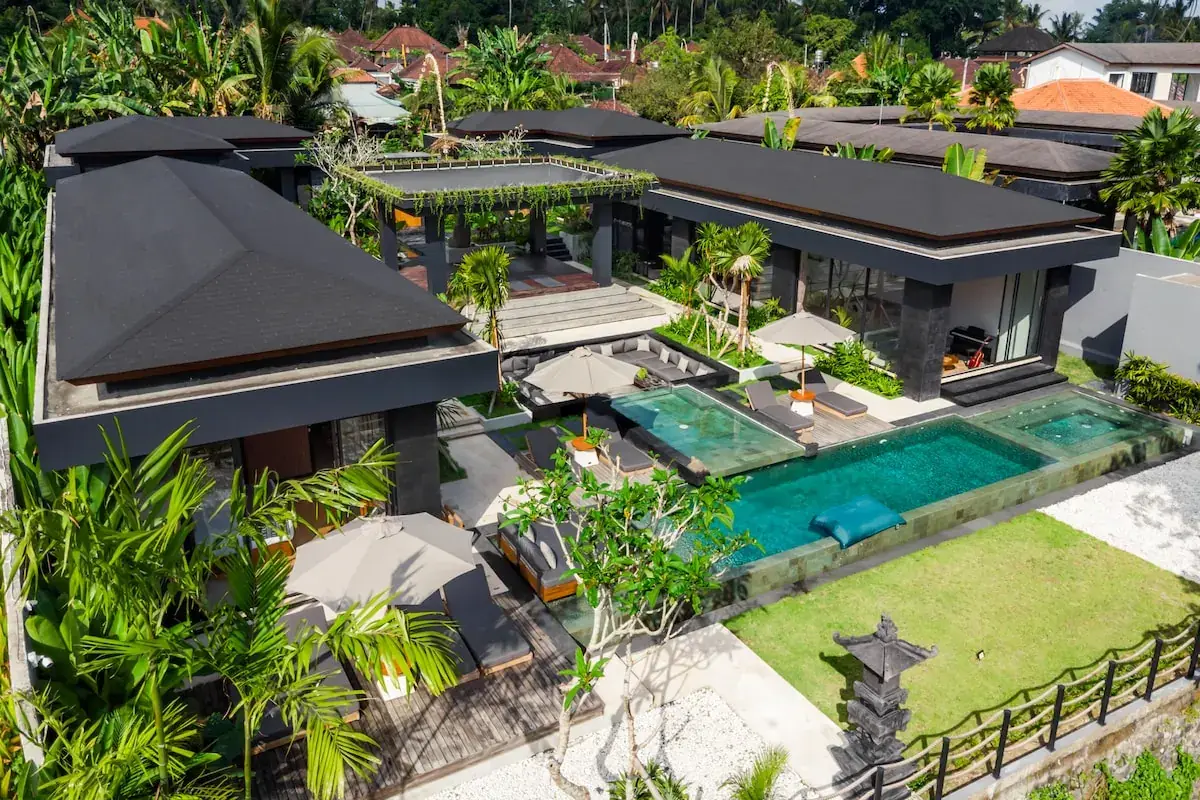 6 BR Tropical-Modern Pool Villa Ubud — luxury 6-bedroom villa in Ubud, Bali, Indonesia