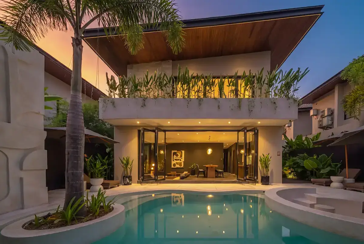 3 BR Contemporary Pool Retreat Uluwatu — luxury 3-bedroom villa in Uluwatu, Bali, Indonesia