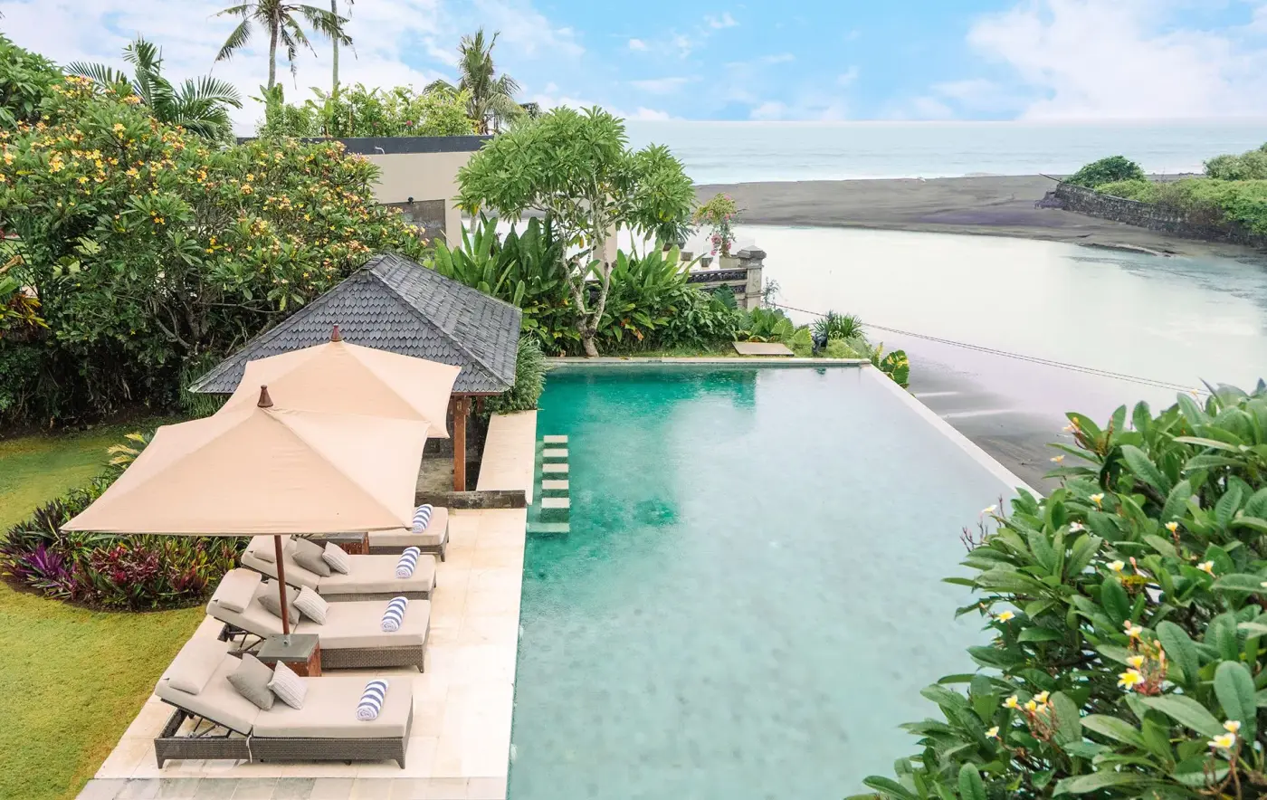 4 BR Ocean-View Tropical Garden Retreat Canggu — luxury 4-bedroom villa in Canggu, Bali, Indonesia