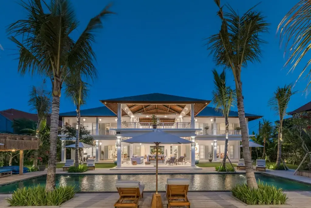 6 BR Colonial Tropical Garden Villa Canggu — luxury 6-bedroom villa in Canggu, Bali, Indonesia