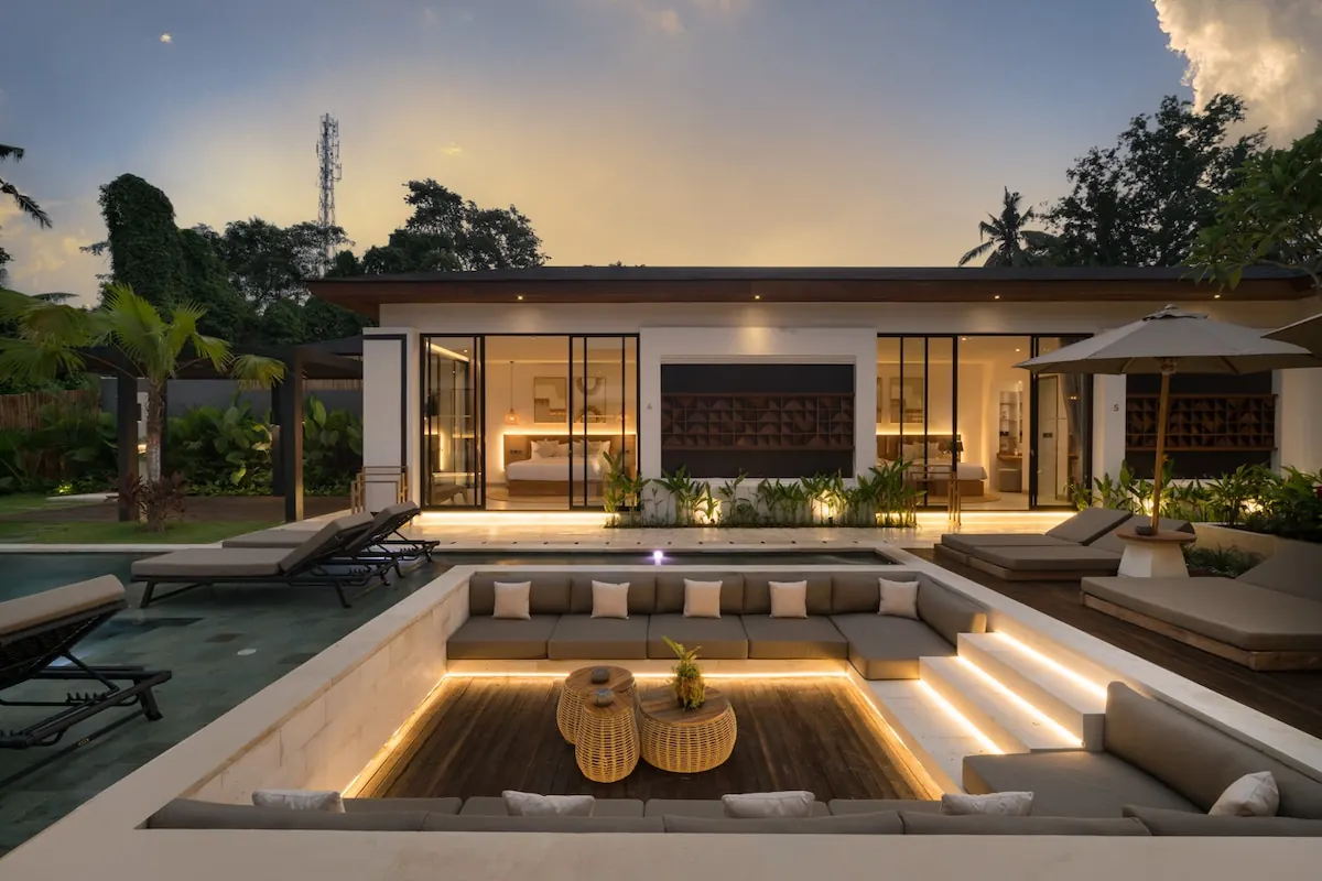 5 BR Contemporary Pool Residence Ubud — luxury 5-bedroom villa in Ubud, Bali, Indonesia