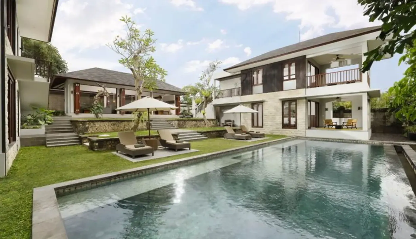 4 BR Family Tropical Garden Retreat Canggu — luxury 4-bedroom villa in Canggu, Bali, Indonesia