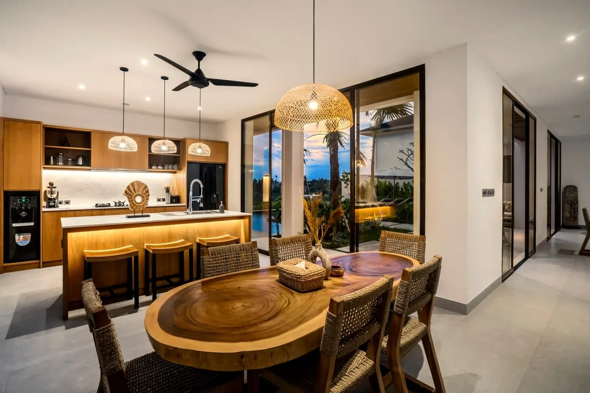 4 BR Tropical-Modern Designer Villa Canggu, Canggu, Bali, Indonesia — photo 3 of 29