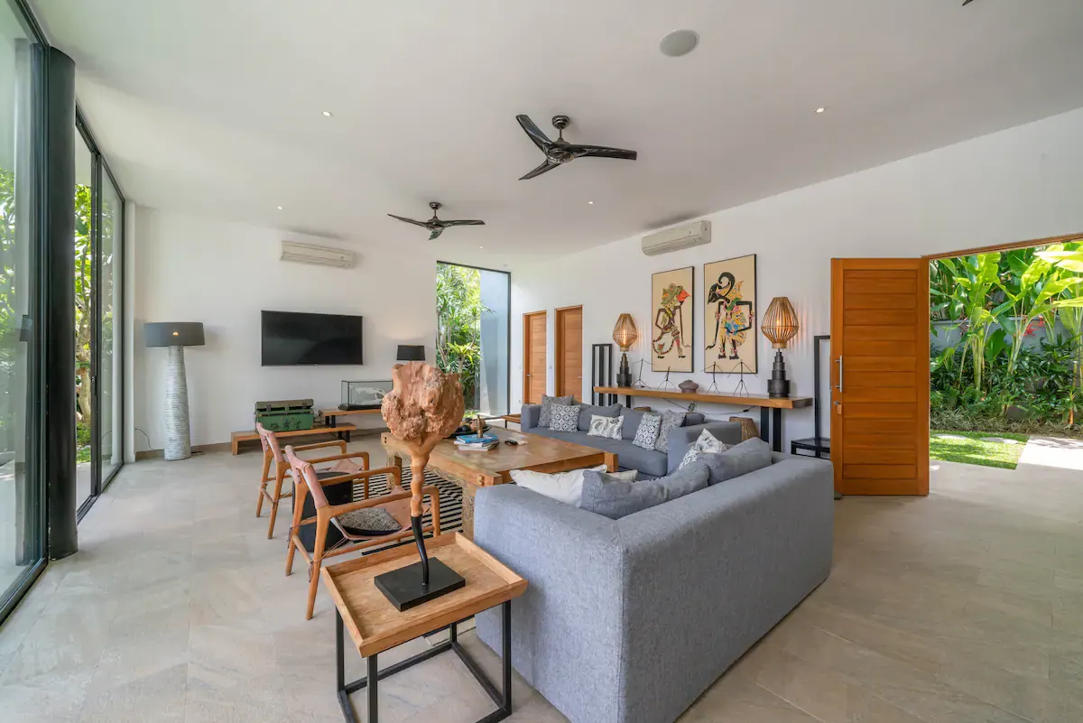 4 BR Walk-to-Beach Modern Villa Canggu, Canggu, Bali, Indonesia — photo 3 of 27