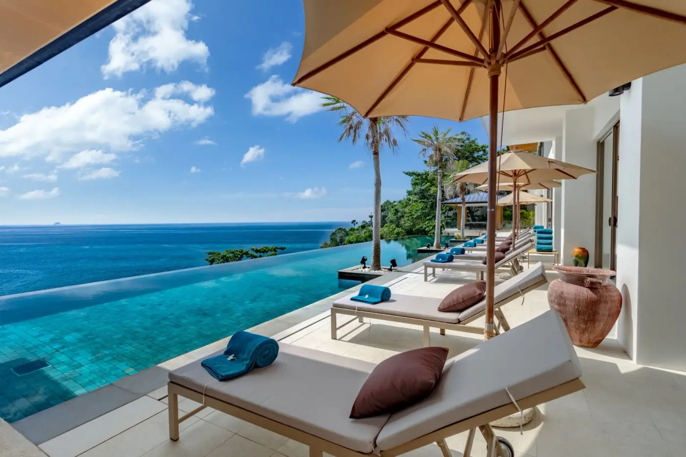 10 BR Clifftop Infinity-Pool Estate Phuket — luxury 10-bedroom villa in Phuket, Thailand