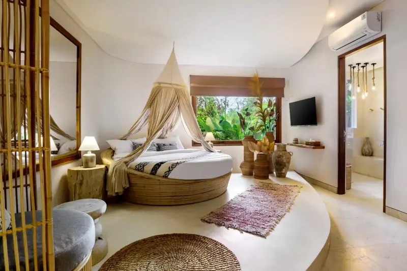 6 BR Thatched Courtyard Villa Ubud, Ubud, Bali, Indonesia — photo 2 of 30