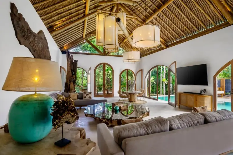 6 BR Thatched Courtyard Villa Ubud, Ubud, Bali, Indonesia — photo 3 of 30