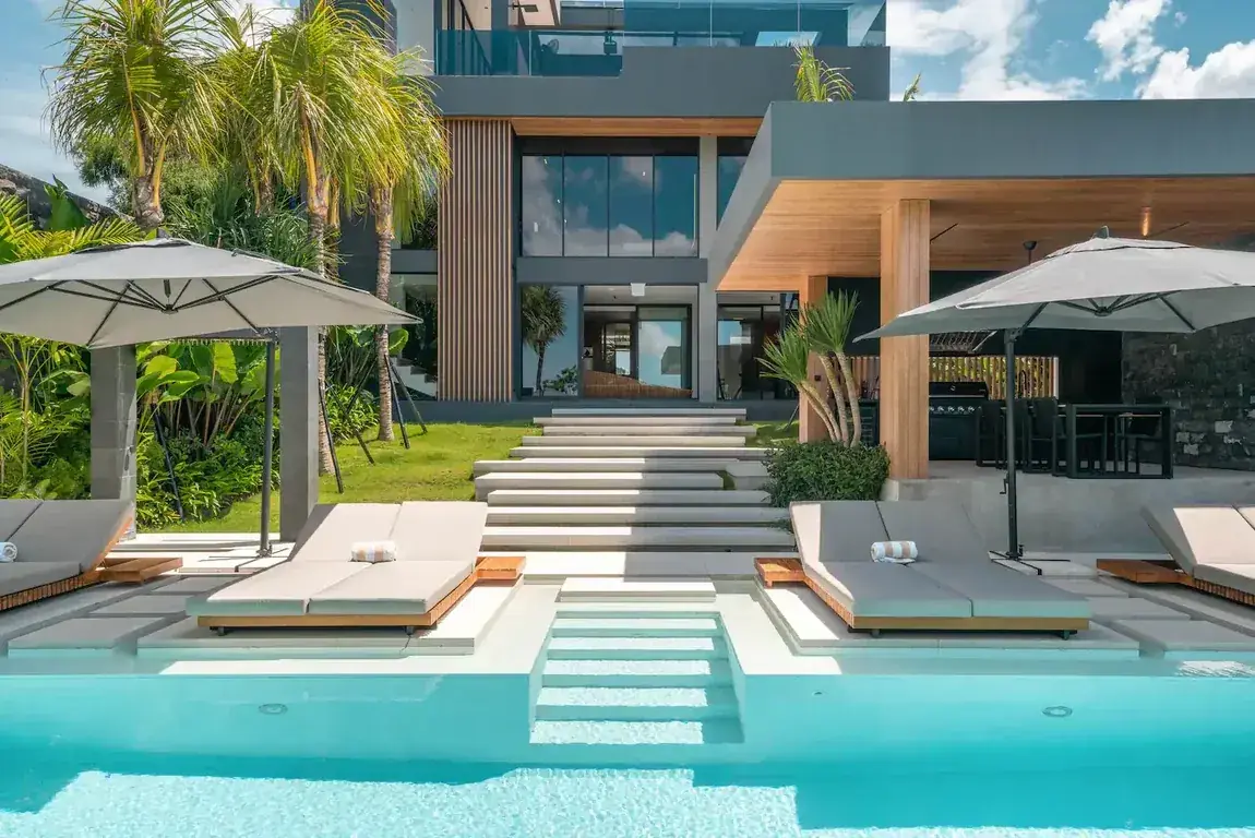 4 BR Tropical-Modern Rooftop Villa Canggu — luxury 4-bedroom villa in Canggu, Bali, Indonesia