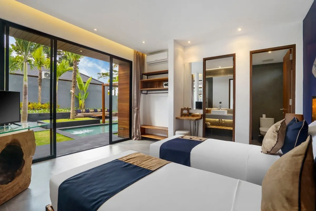 5 BR Tropical-Modern Courtyard Villa Ubud, Ubud, Bali, Indonesia — photo 2 of 30