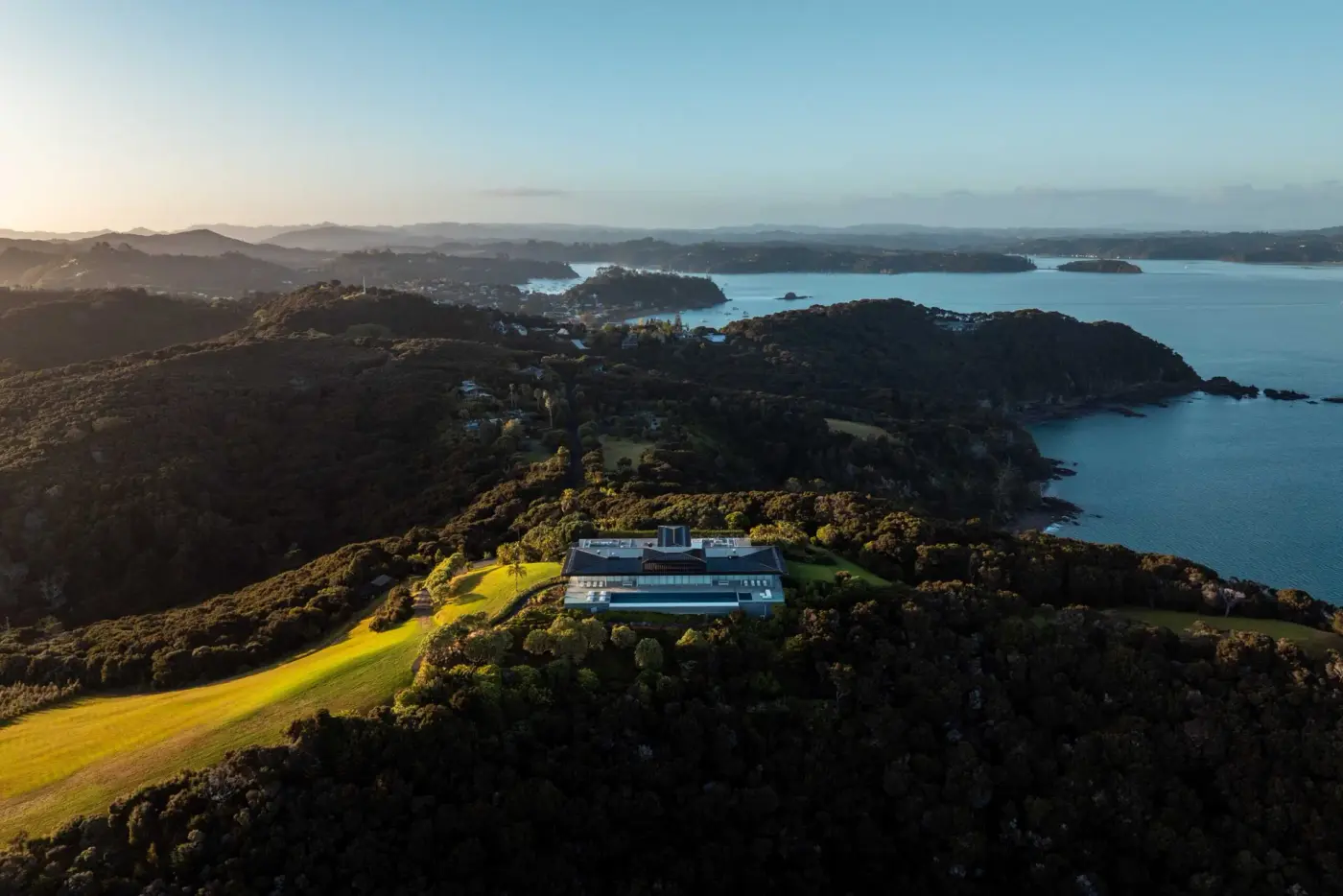 1 BR Clifftop Bay-View Retreat Bay of Islands — luxury 1-bedroom villa in Bay of Islands, New Zealand