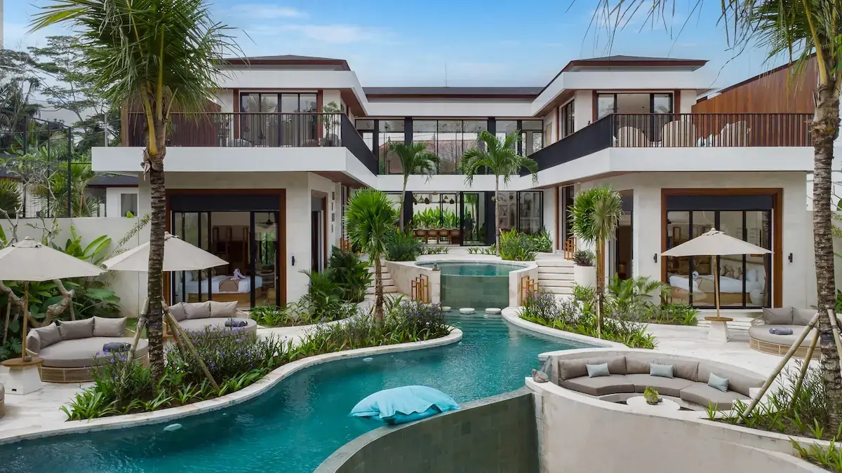 6 BR Tropical-Modern Infinity-Pool Villa Ubud — luxury 6-bedroom villa in Ubud, Bali, Indonesia