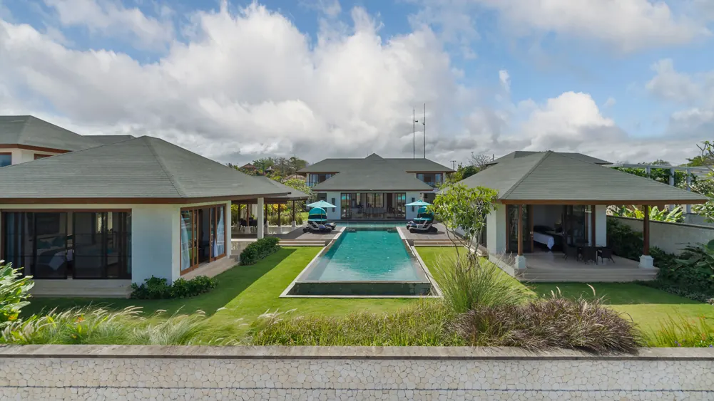 6 BR Clifftop Ocean-View Villa Uluwatu, Uluwatu, Bali, Indonesia — photo 2 of 15