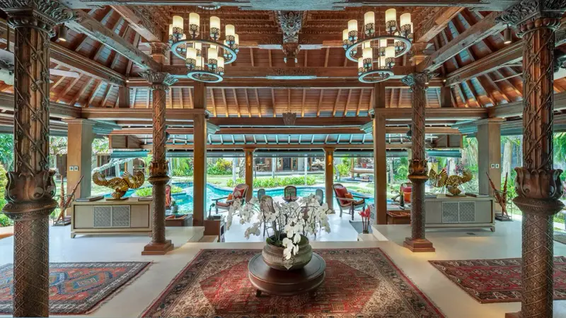 4 BR Joglo Tropical Garden Villa Seminyak, Seminyak, Bali, Indonesia — photo 2 of 15