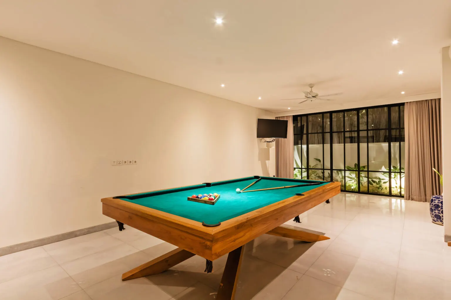 6 BR Architect-Designed Tropical Garden Villa Canggu, Canggu, Bali, Indonesia — photo 3 of 25