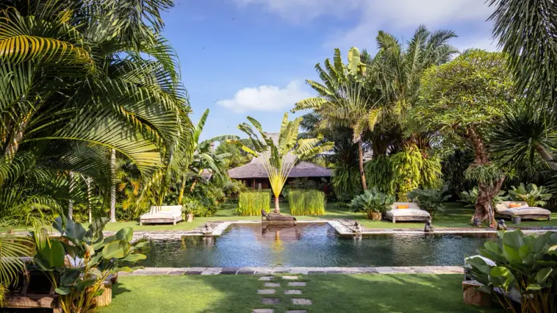 5 BR Joglo Walk-to-Beach Villa Canggu, Canggu, Bali, Indonesia — photo 3 of 15