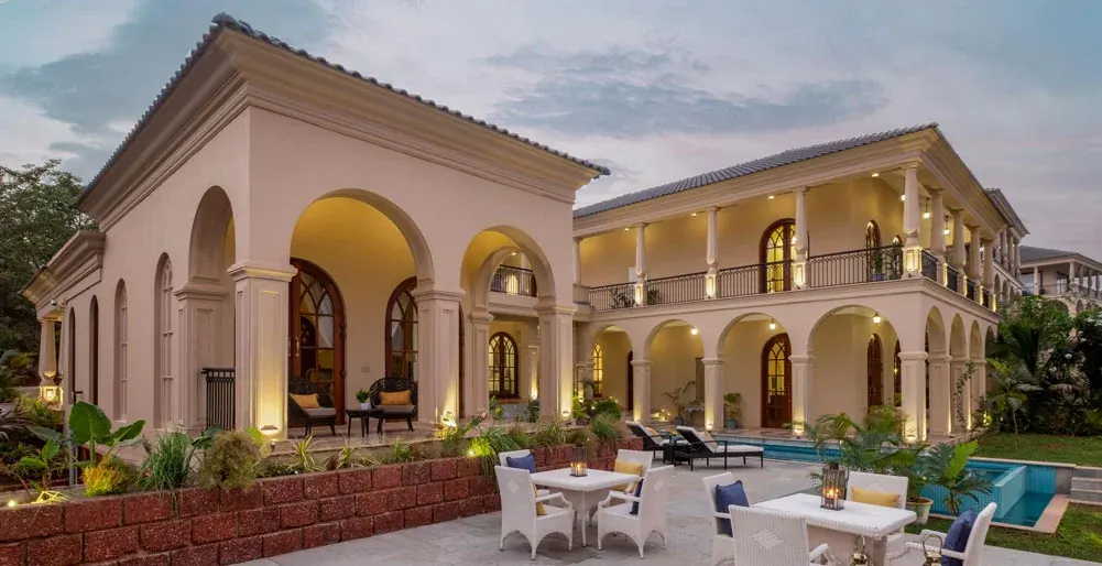 5 BR Jungle-View Infinity-Pool Retreat Goa — luxury 5-bedroom villa in Goa, India