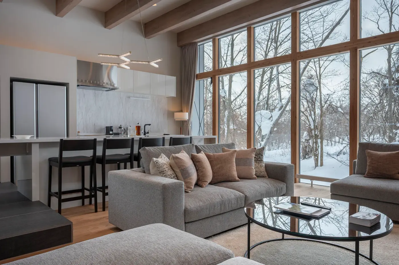3 BR Modern Ski Chalet Niseko — luxury 3-bedroom chalet in Hirafu (St. Moritz), Niseko, Japan