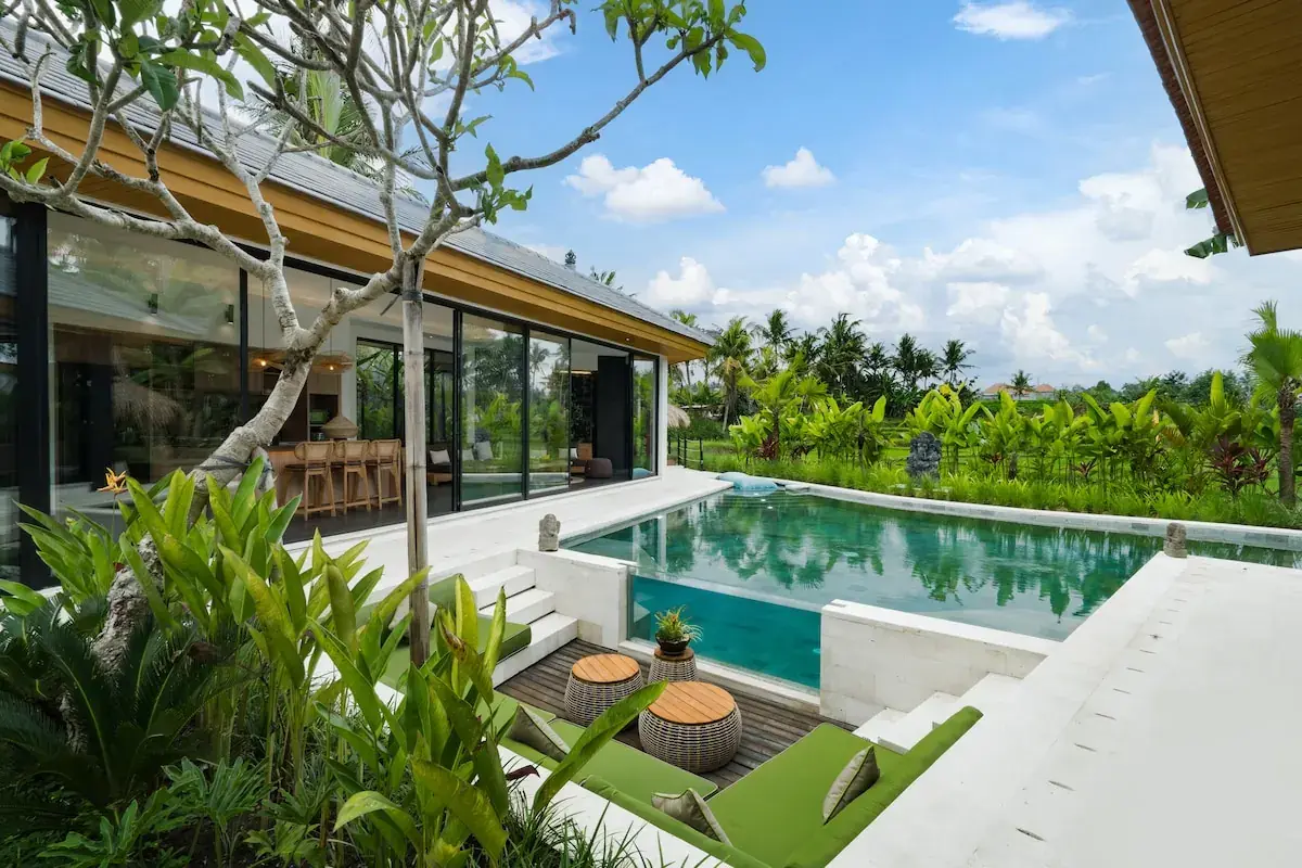 4 BR Tropical Garden Pool Retreat Ubud — luxury 4-bedroom villa in Ubud, Bali, Indonesia