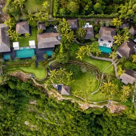 6 BR Clifftop Ocean-View Sanctuary Uluwatu — luxury 6-bedroom villa in Uluwatu, Bali, Indonesia