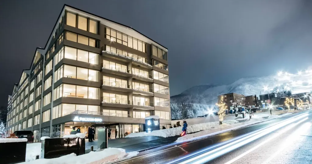 4 BR Ski-in Ski-out Mountain-View Residence Niseko, Niseko, Japan — photo 3 of 30