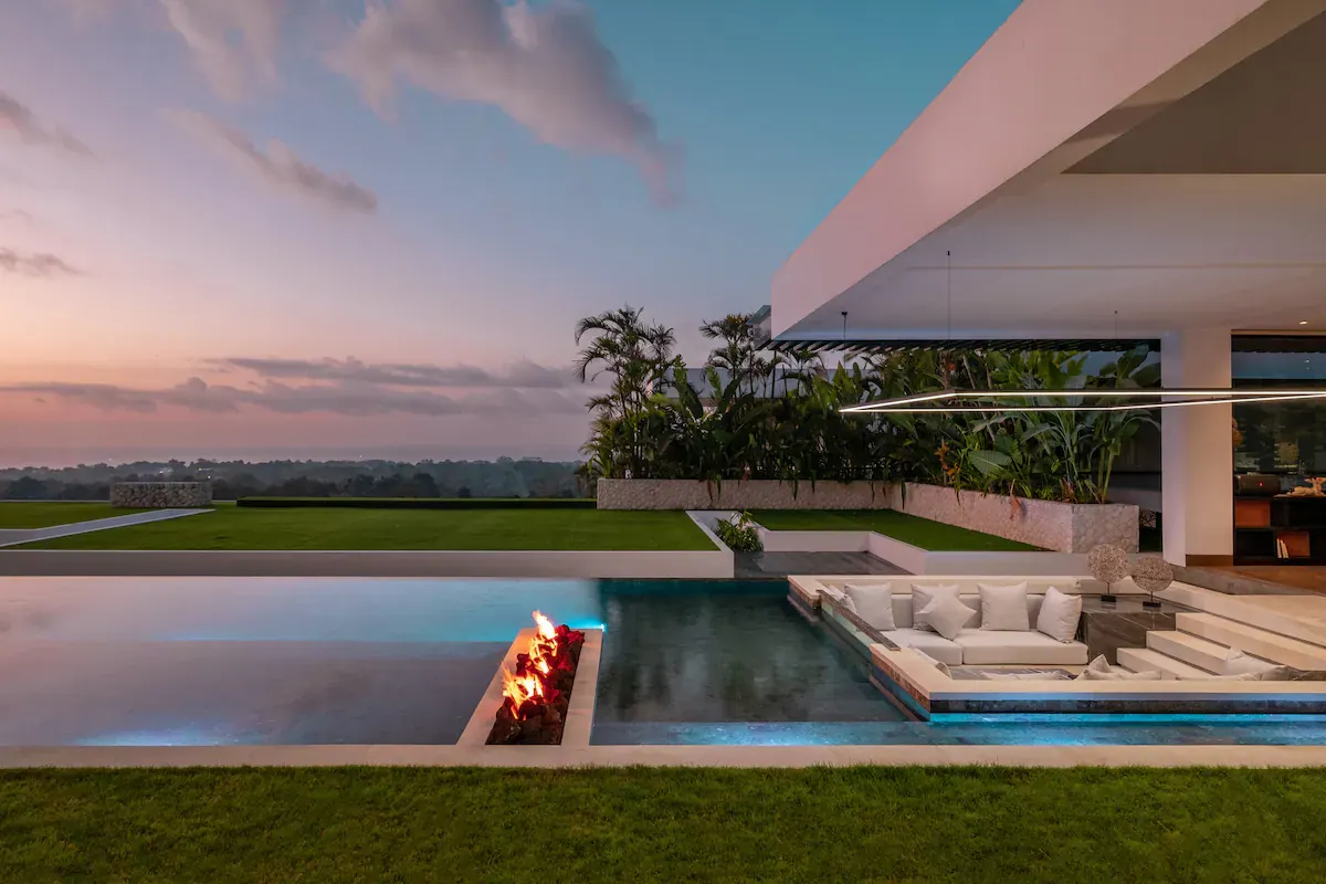 6 BR Sea-View Cinema Villa Uluwatu — luxury 6-bedroom villa in Uluwatu, Bali, Indonesia