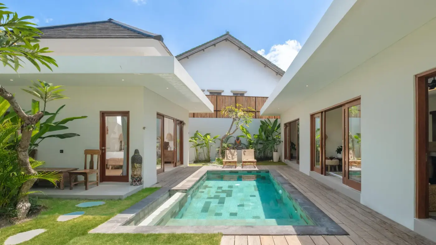4 BR Secluded Group Retreat Seminyak — luxury 4-bedroom villa in Seminyak, Bali, Indonesia