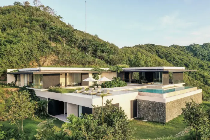3 BR Minimalist Infinity-Pool Retreat Lombok — luxury villa in Lombok, Indonesia