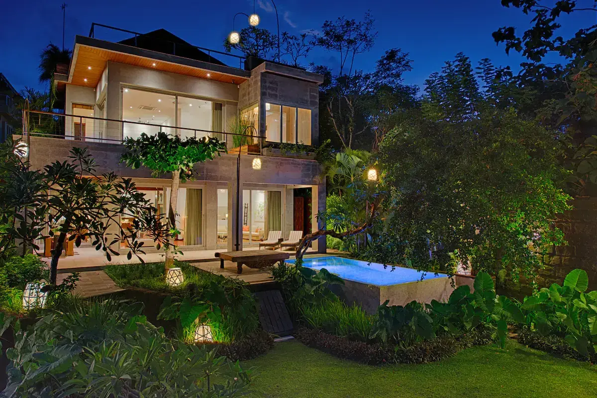 4 BR Clifftop Surfside Villa Uluwatu — luxury 4-bedroom villa in Uluwatu, Bali, Indonesia