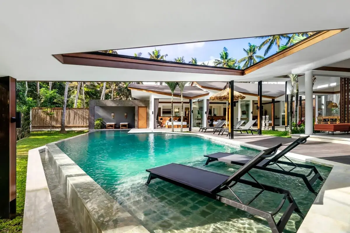 5 BR Tropical-Modern Jungle Villa Ubud — luxury 5-bedroom villa in Ubud, Bali, Indonesia