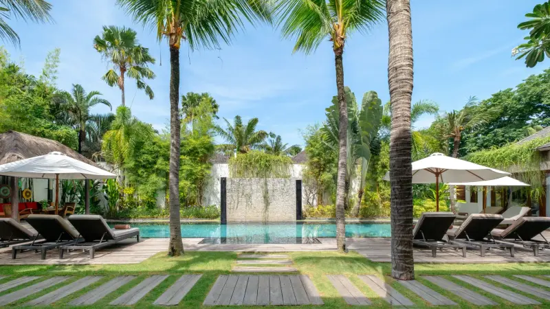 6 BR Infinity-Pool Group Villa Seminyak, Seminyak, Bali, Indonesia — photo 3 of 20