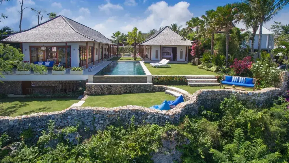 5 BR Clifftop Ocean-View Villa Uluwatu — luxury 5-bedroom villa in Uluwatu, Bali, Indonesia