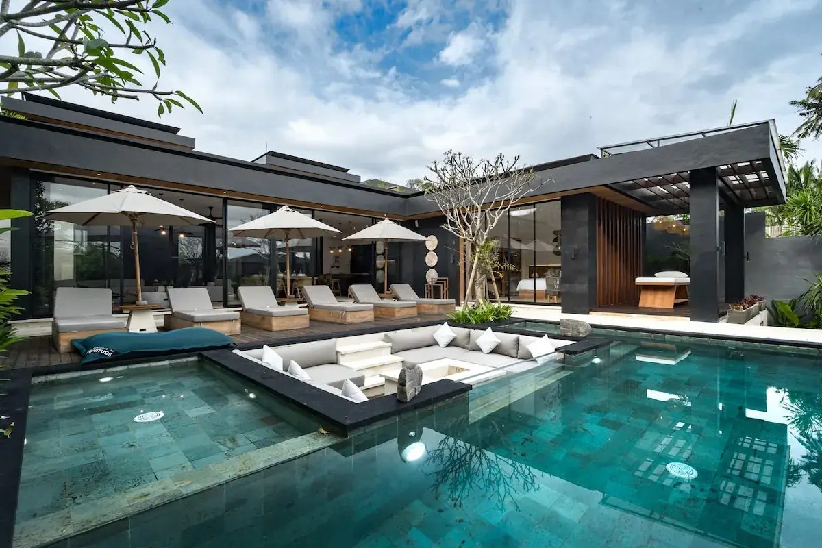 9 BR Tropical-Modern Pool Estate Ubud — luxury 9-bedroom villa in Ubud, Bali, Indonesia