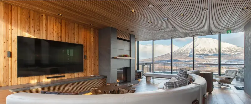 7 BR Onsen Volcano-View Penthouse Niseko, Upper Hirafu, Niseko, Japan — photo 3 of 15