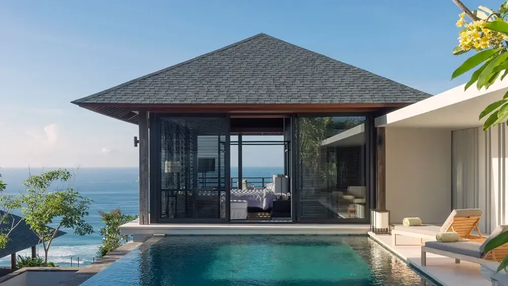 5 BR Infinity-Pool Modern Residence Uluwatu — luxury 5-bedroom villa in Uluwatu, Bali, Indonesia