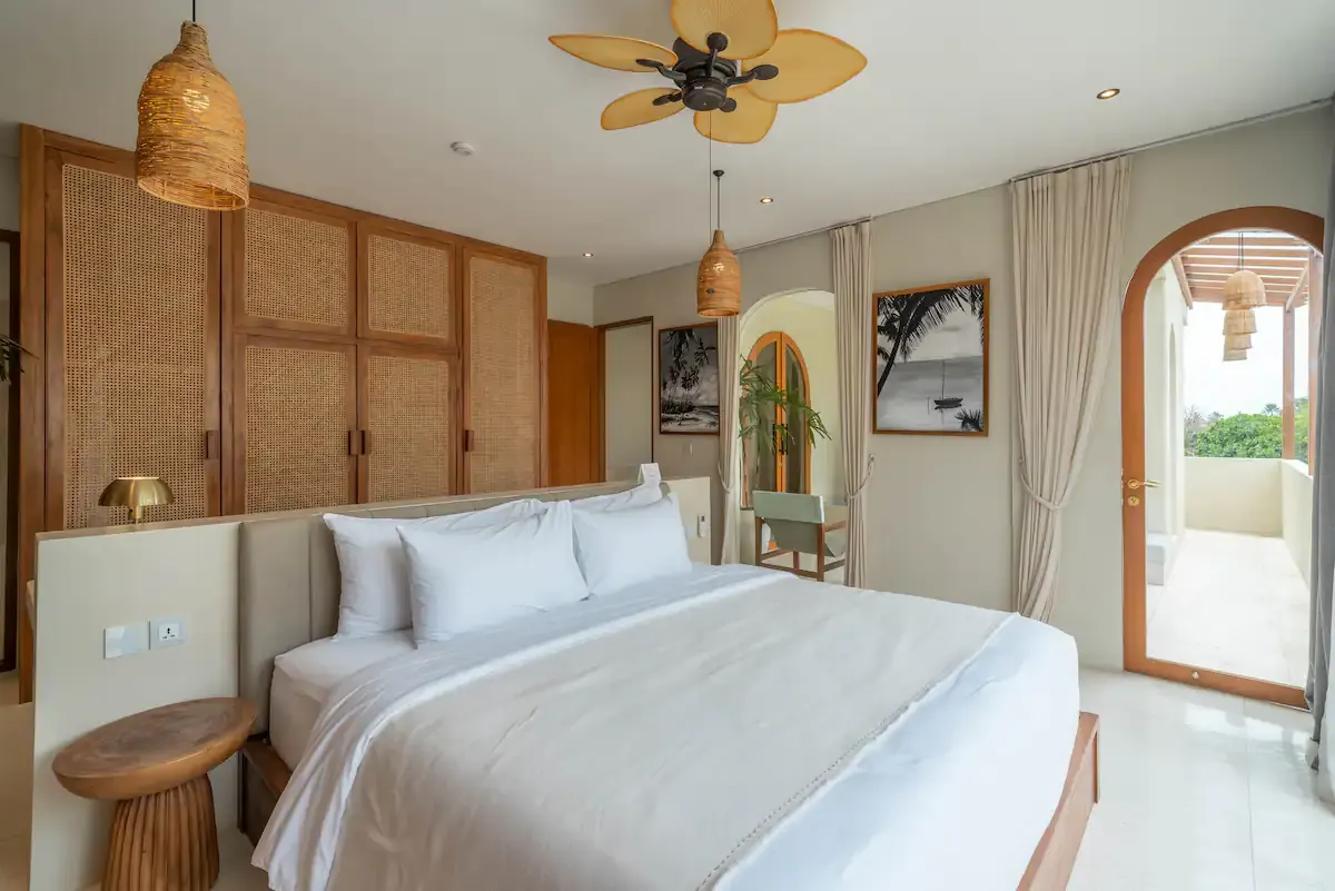3 BR Walk-to-Beach Modern Villa Canggu, Canggu, Bali, Indonesia — photo 3 of 29