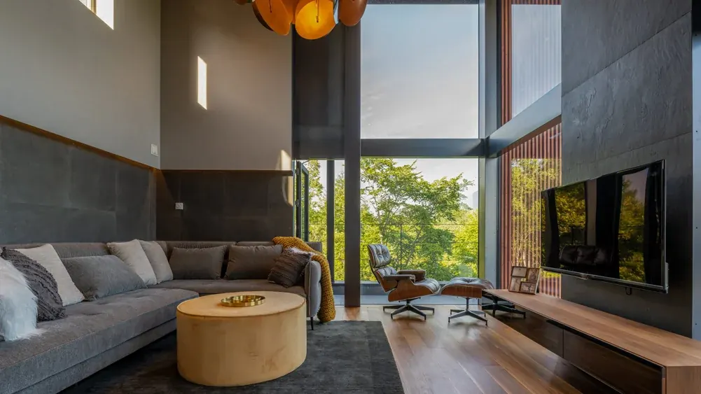 3 BR Valley-View Contemporary Chalet Niseko, Niseko, Japan — photo 2 of 11