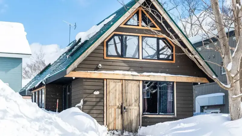 4 BR Timber Ski Chalet Niseko, Niseko, Japan — photo 3 of 15