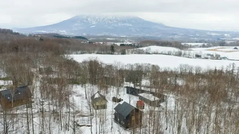 3 BR Secluded Mountain-View Chalet Niseko, Niseko, Japan — photo 2 of 15