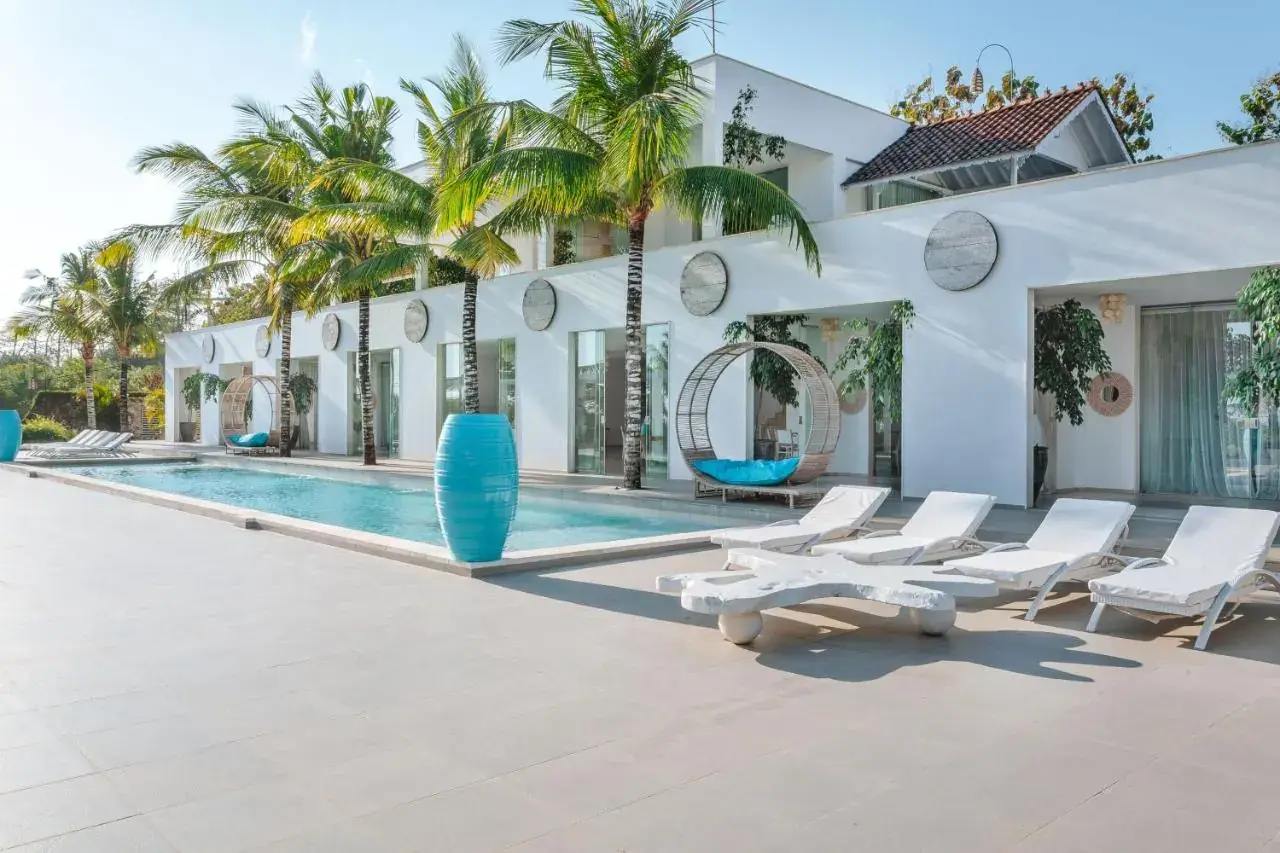 10 BR Walk-to-Beach White Estate Uluwatu — luxury 10-bedroom villa in Uluwatu, Bali, Indonesia