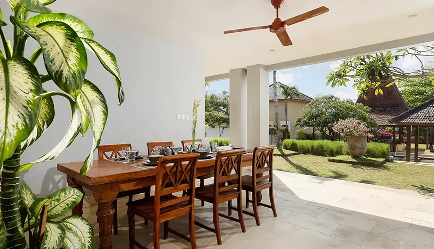 5 BR Balinese Tropical Garden Villa Canggu, Canggu, Bali, Indonesia — photo 2 of 5