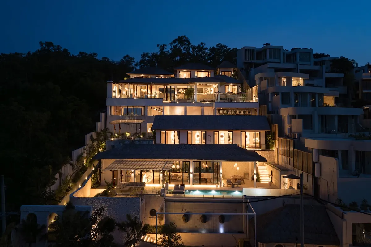 10 BR Hilltop Infinity-Pool Estate Uluwatu — luxury villa in Uluwatu, Bali