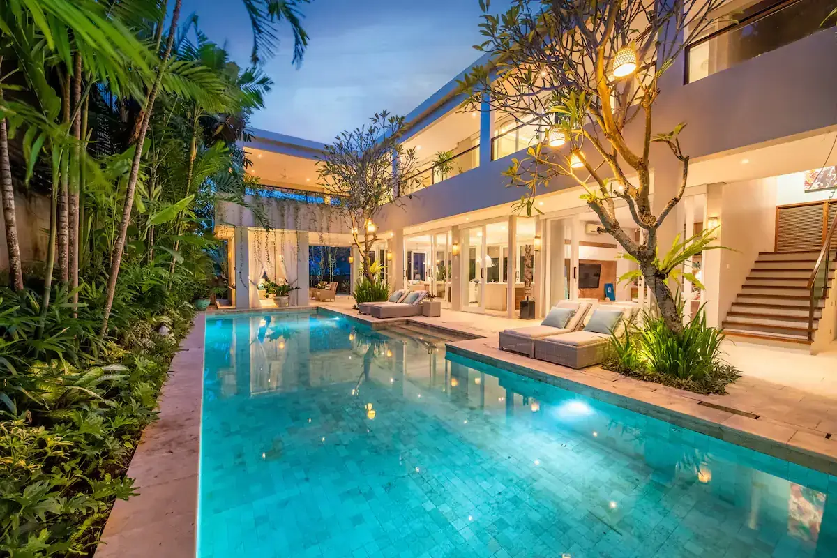 4 BR Fully Staffed Minimalist House Canggu — luxury 4-bedroom villa in Canggu, Bali, Indonesia